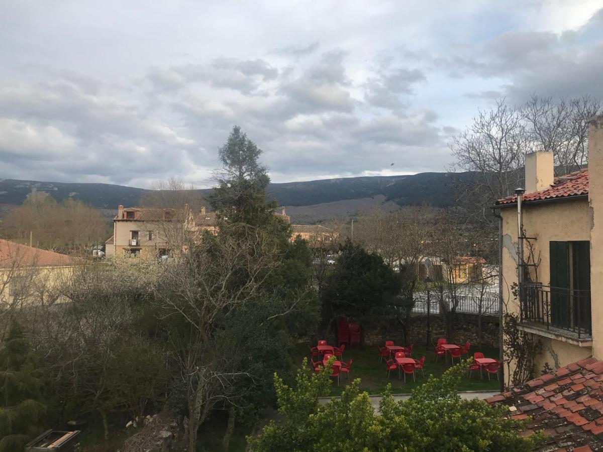 Hotel La Pepi house à Arcones Extérieur photo